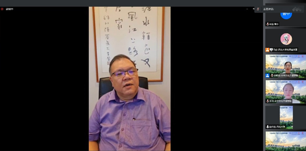 古晋中华中学校友会会长拿督黄国辉。